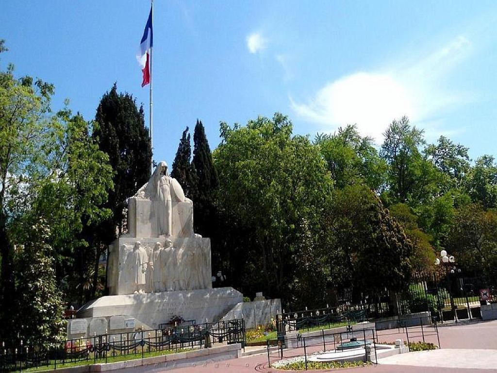 184 TOULON LA VILLE (60).jpg